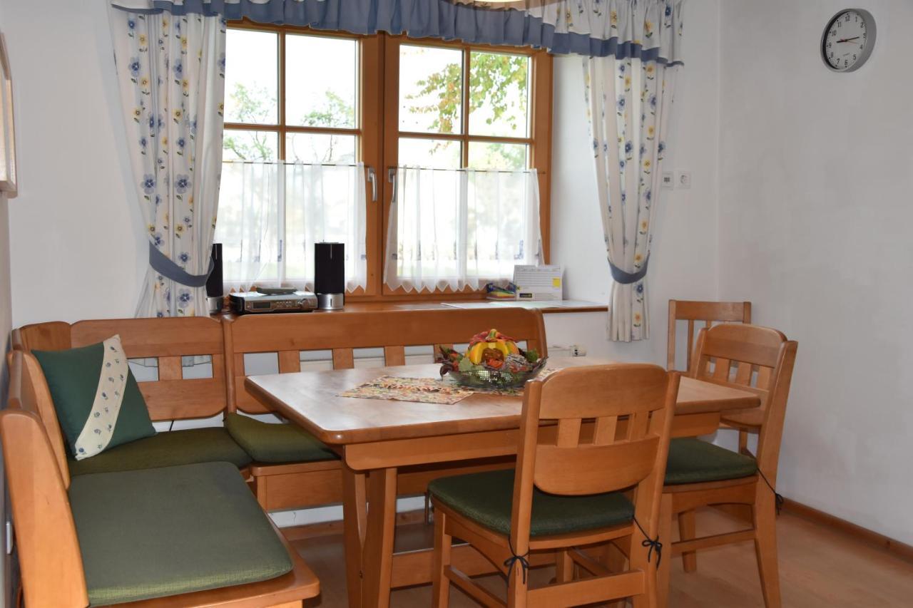 Biohof Weissensteiner Apartment Ullrichs ภายนอก รูปภาพ